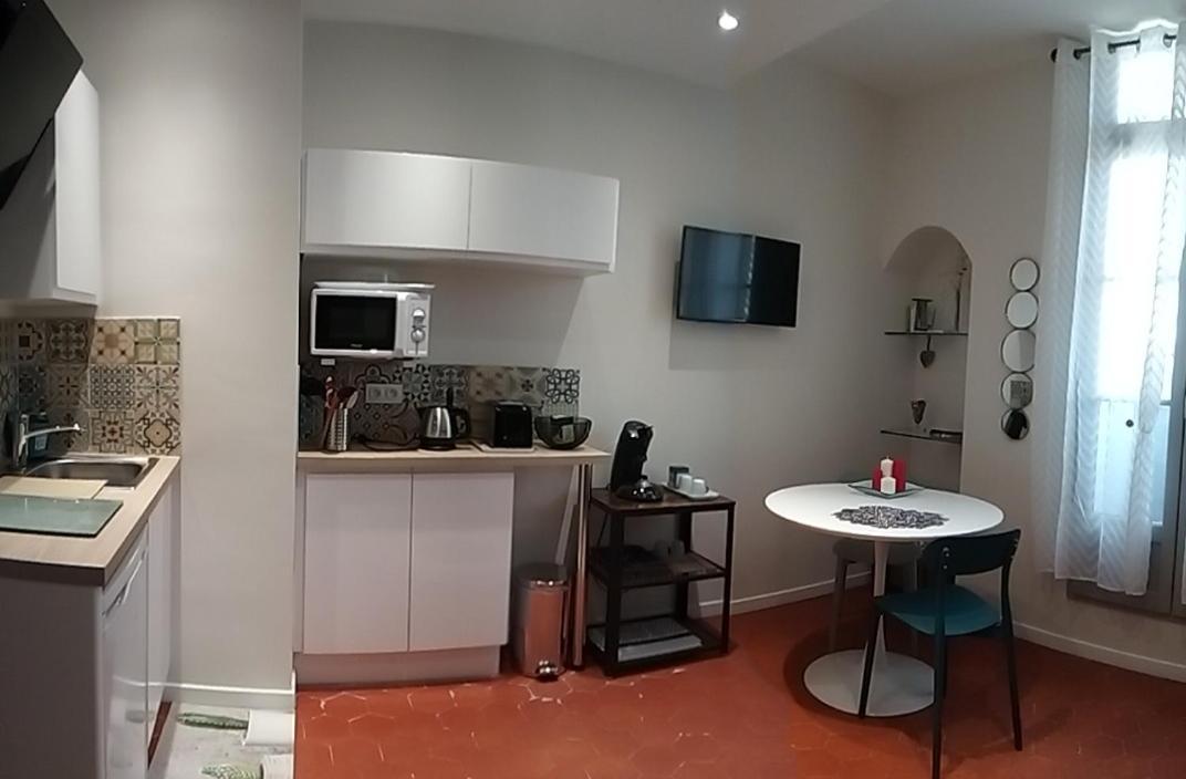 Chez Marie Louise Apartment เปเซอนา ภายนอก รูปภาพ