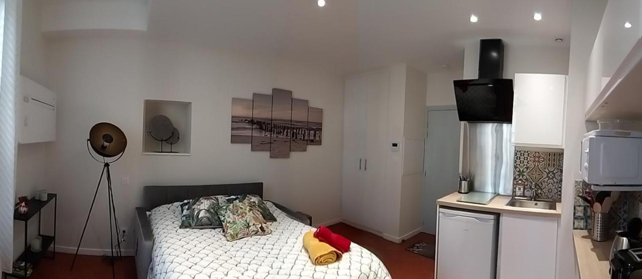 Chez Marie Louise Apartment เปเซอนา ภายนอก รูปภาพ