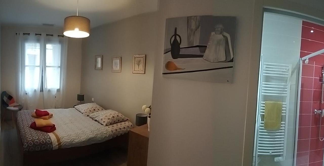 Chez Marie Louise Apartment เปเซอนา ภายนอก รูปภาพ