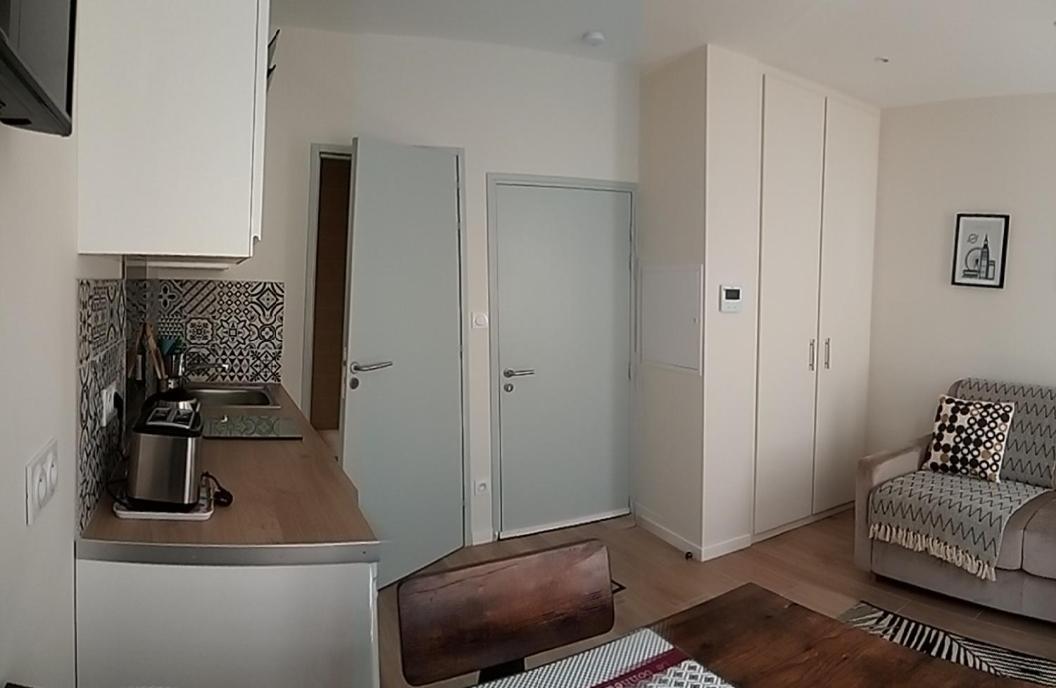 Chez Marie Louise Apartment เปเซอนา ภายนอก รูปภาพ